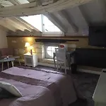 Otel Les Griffons Bourdeilles