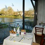 Les Griffons Otel Bourdeilles