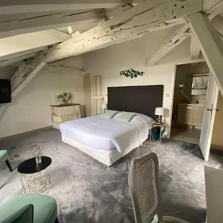 Les Griffons Hotel 3*