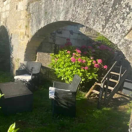 Les Griffons Bourdeilles