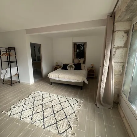 Les Griffons Hotel 3*