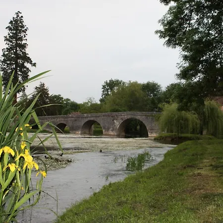 Les Griffons Hotel Bourdeilles
