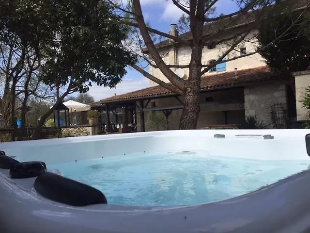 Les Griffons Hotel 3*