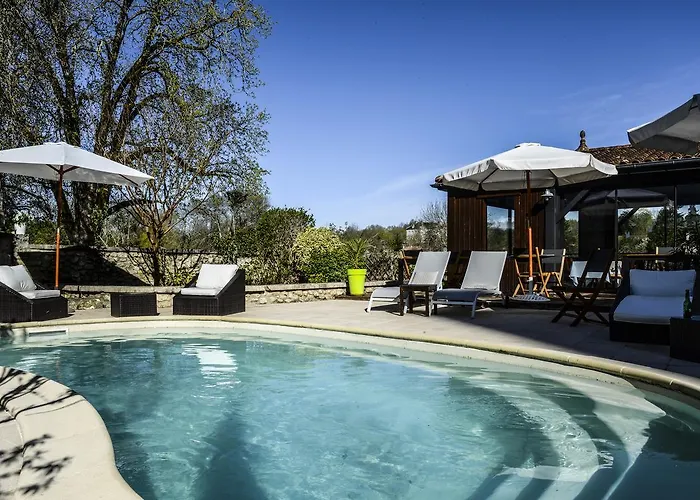 Les Griffons Hotel 3*