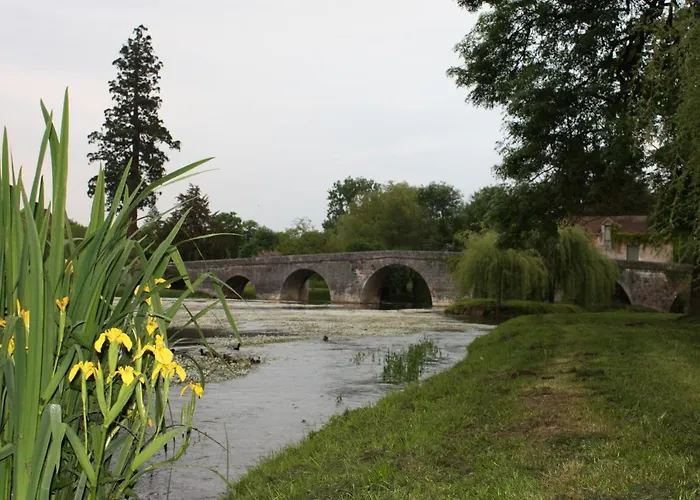 Les Griffons Hotel Bourdeilles